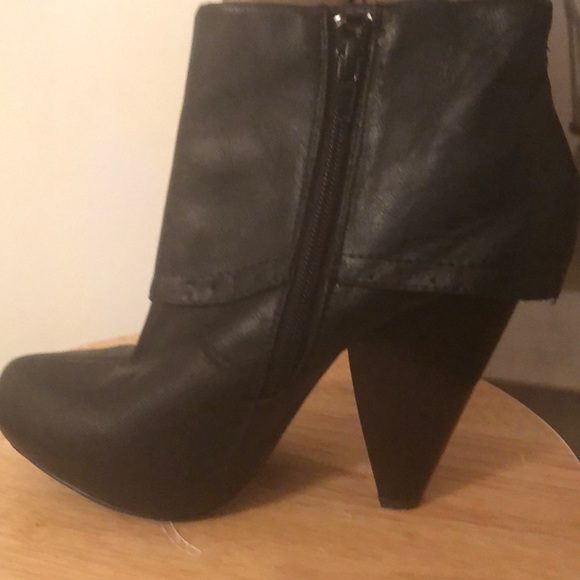 Heels - Picture 2 of 3